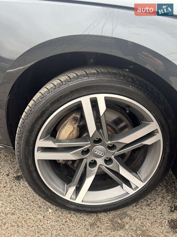 Седан Audi A4 2017 в Львове