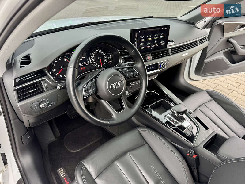 Седан Audi A4 2021 в Николаеве