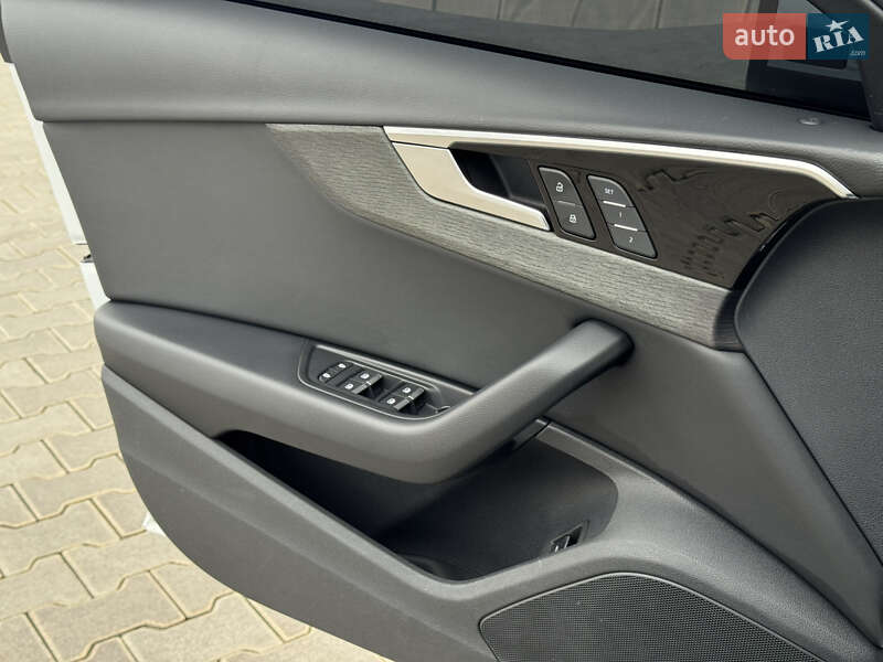 Седан Audi A4 2021 в Николаеве