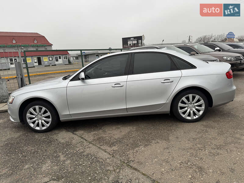 Седан Audi A4 2012 в Києві