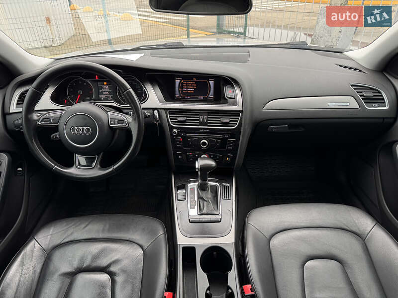 Седан Audi A4 2012 в Києві