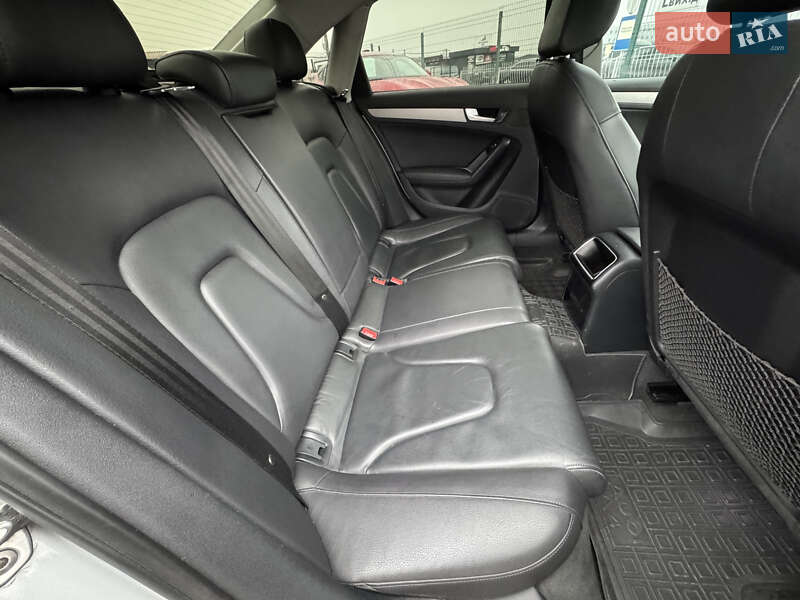 Седан Audi A4 2012 в Києві