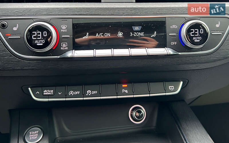 Седан Audi A4 2017 в Львове