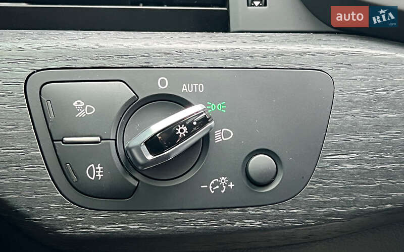 Седан Audi A4 2017 в Львове