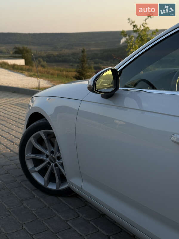 Седан Audi A4 2018 в Одессе