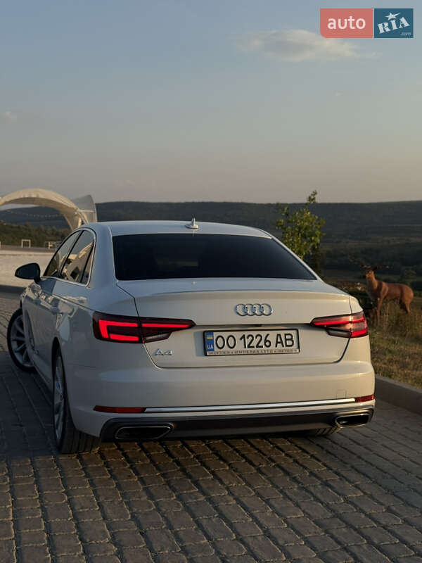 Седан Audi A4 2018 в Одессе