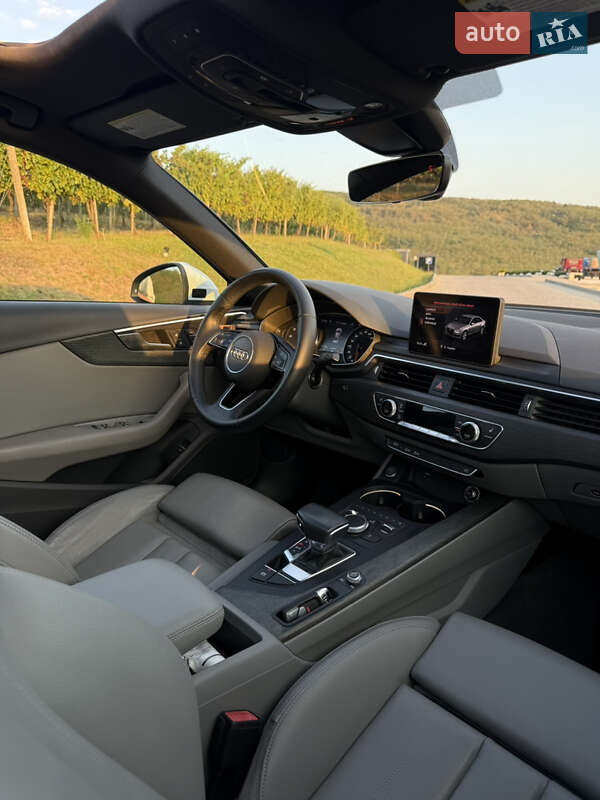 Седан Audi A4 2018 в Одессе