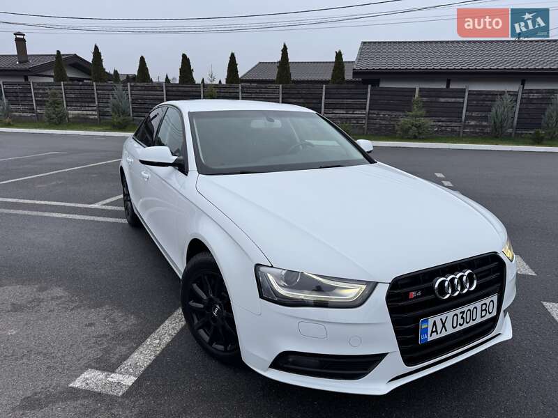 Седан Audi A4 2014 в Харькове