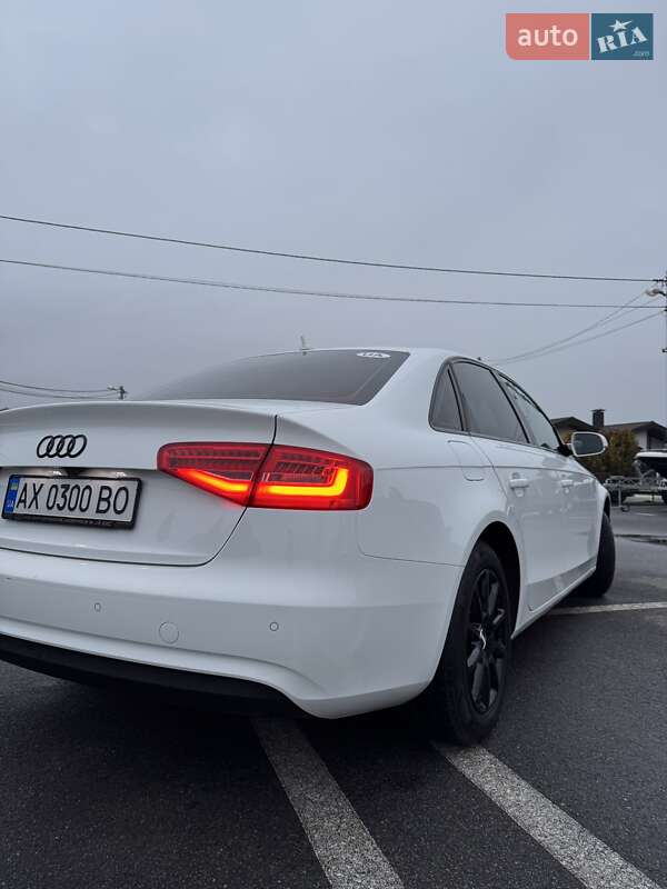 Седан Audi A4 2014 в Харькове