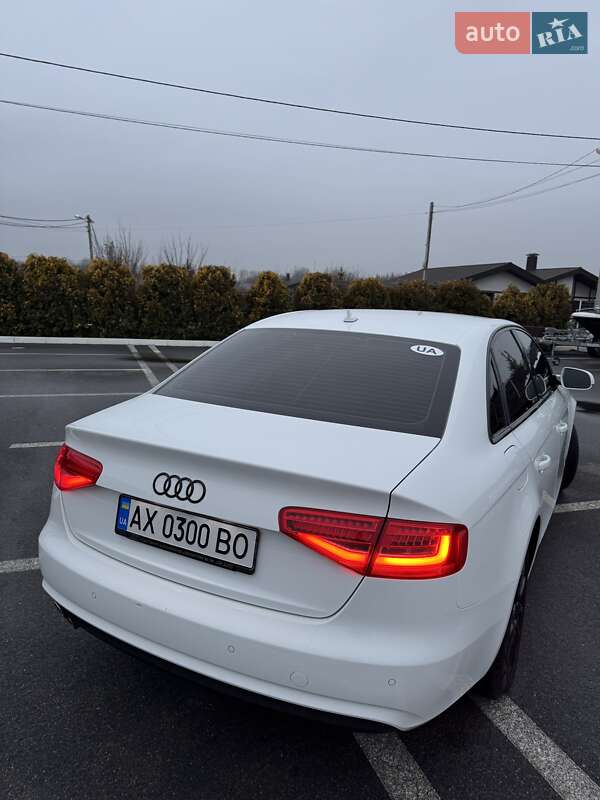 Седан Audi A4 2014 в Харькове
