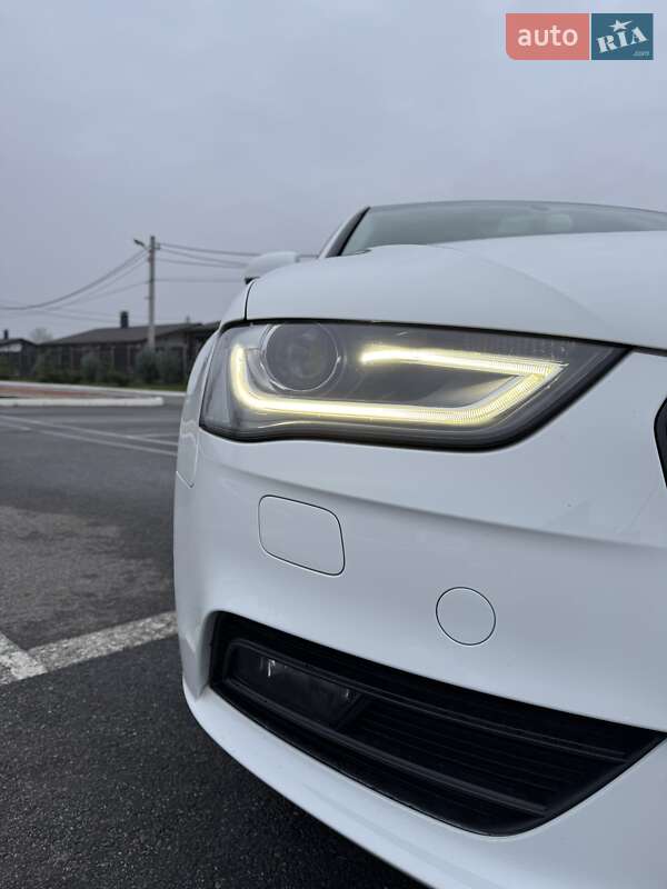 Седан Audi A4 2014 в Харькове