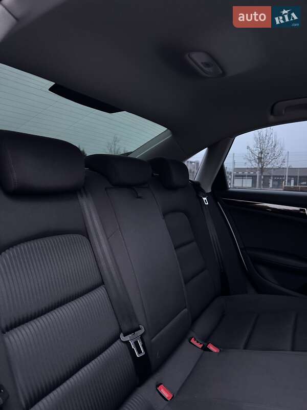 Седан Audi A4 2014 в Харькове