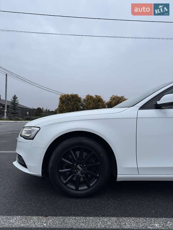 Седан Audi A4 2014 в Харькове