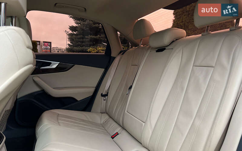 Седан Audi A4 2017 в Львове