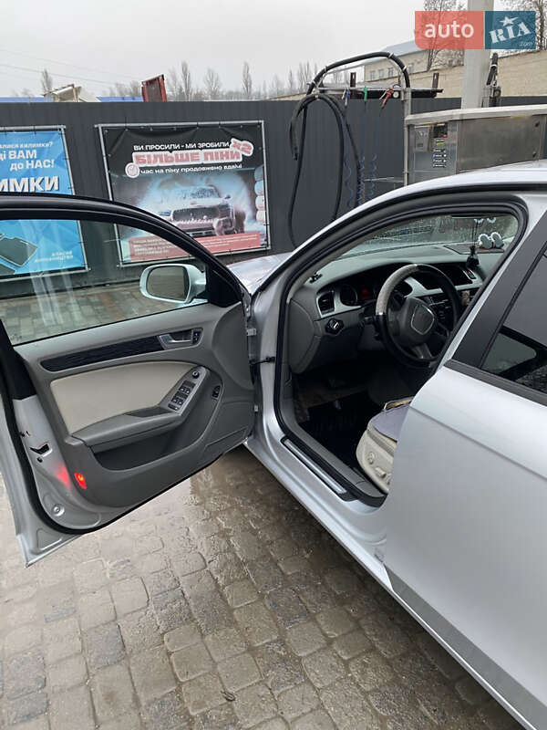 Седан Audi A4 2009 в Тернополе