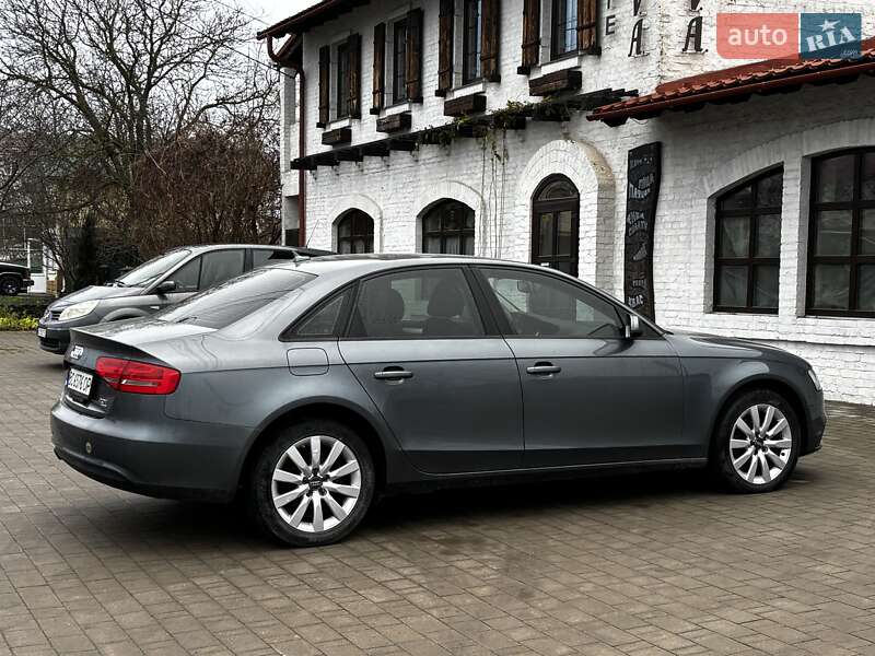 Седан Audi A4 2013 в Красилове
