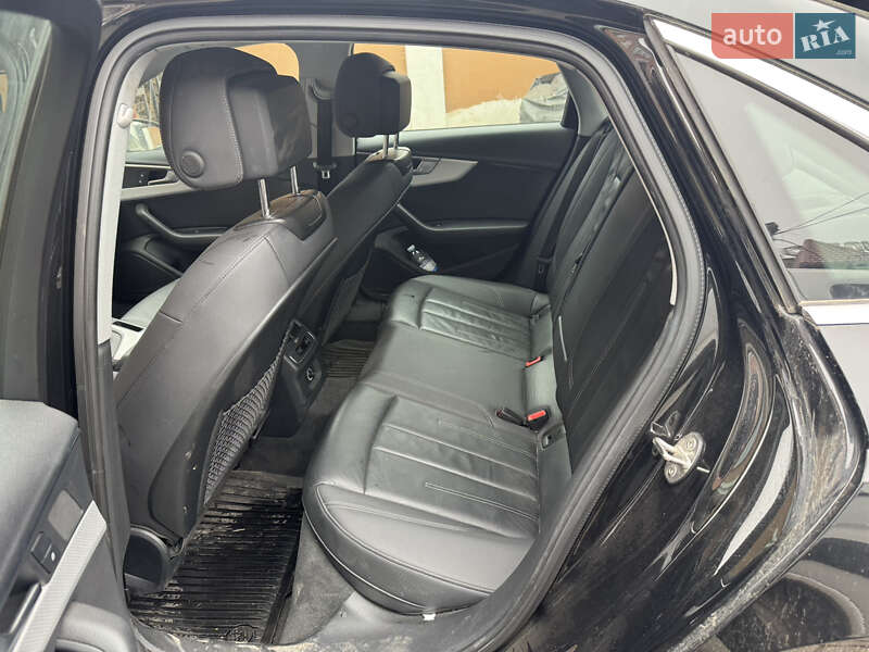 Седан Audi A4 2020 в Львові