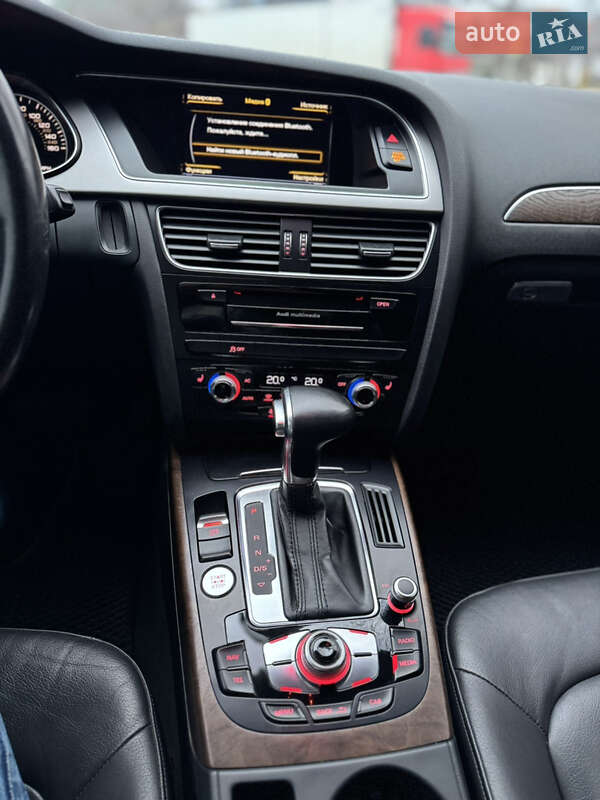 Седан Audi A4 2013 в Рогатине