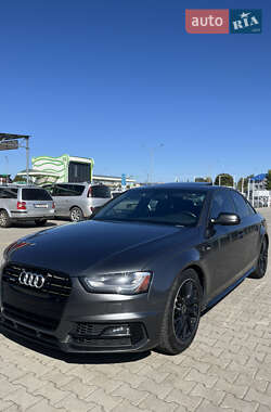 Седан Audi A4 2015 в Нововолынске