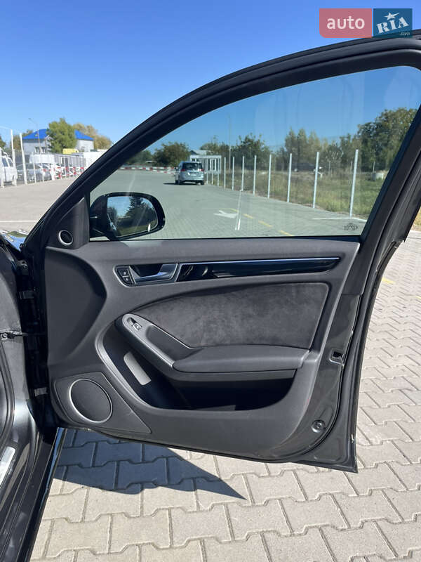 Седан Audi A4 2015 в Нововолынске