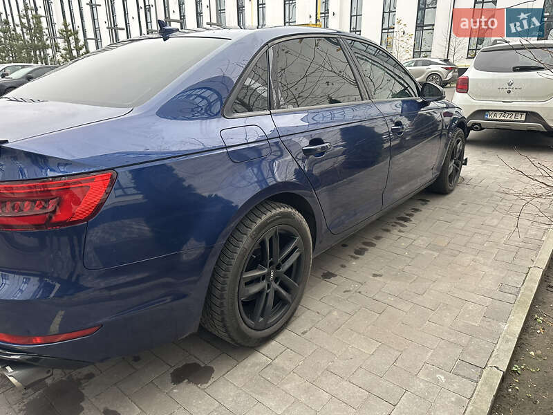 Седан Audi A4 2017 в Киеве