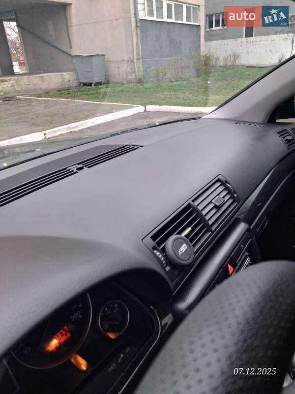 Седан Audi A4 2002 в Днепре