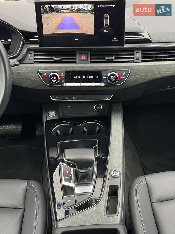 Седан Audi A4 2021 в Черновцах