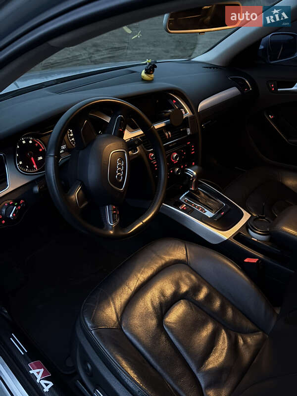 Седан Audi A4 2012 в Кривом Роге