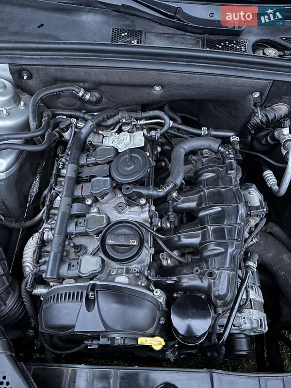 Седан Audi A4 2012 в Кривом Роге