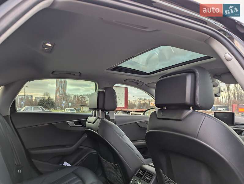 Седан Audi A4 2018 в Киеве