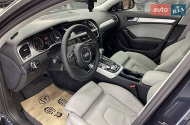 Седан Audi A4 2013 в Львове