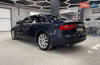 Седан Audi A4 2013 в Львове