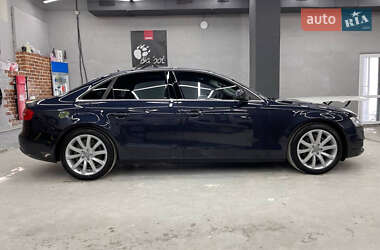 Седан Audi A4 2013 в Львове