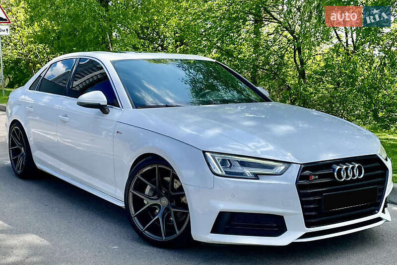 Audi A4 2016