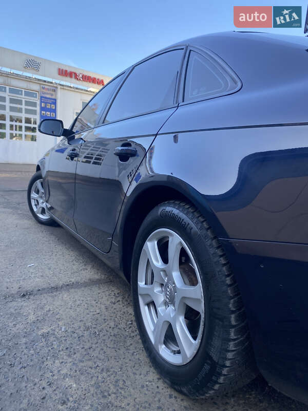 Седан Audi A4 2011 в Новояворовске фото 11 Седан Audi A4 2011 в Новояворовске