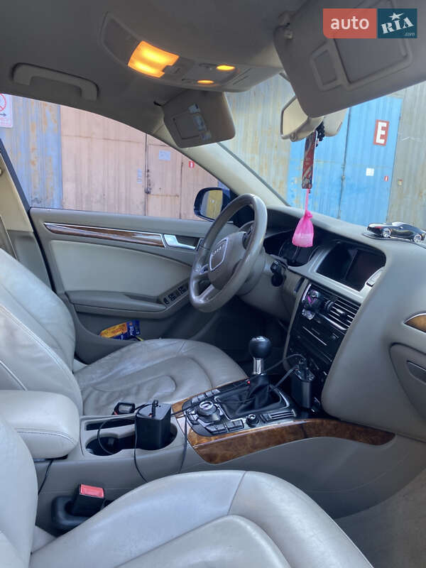 Седан Audi A4 2011 в Новояворовске фото 15 Седан Audi A4 2011 в Новояворовске