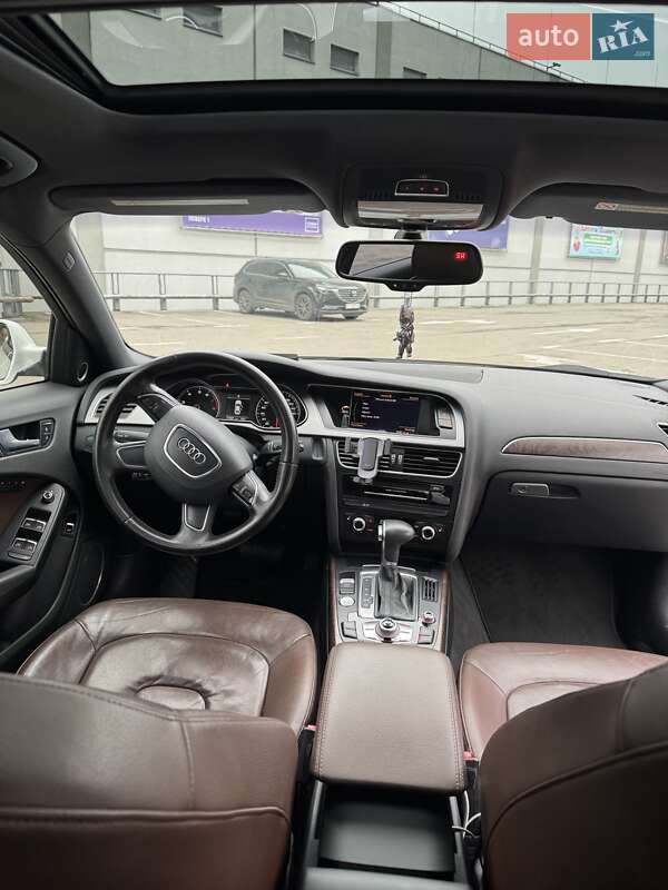 Седан Audi A4 2012 в Вишневом