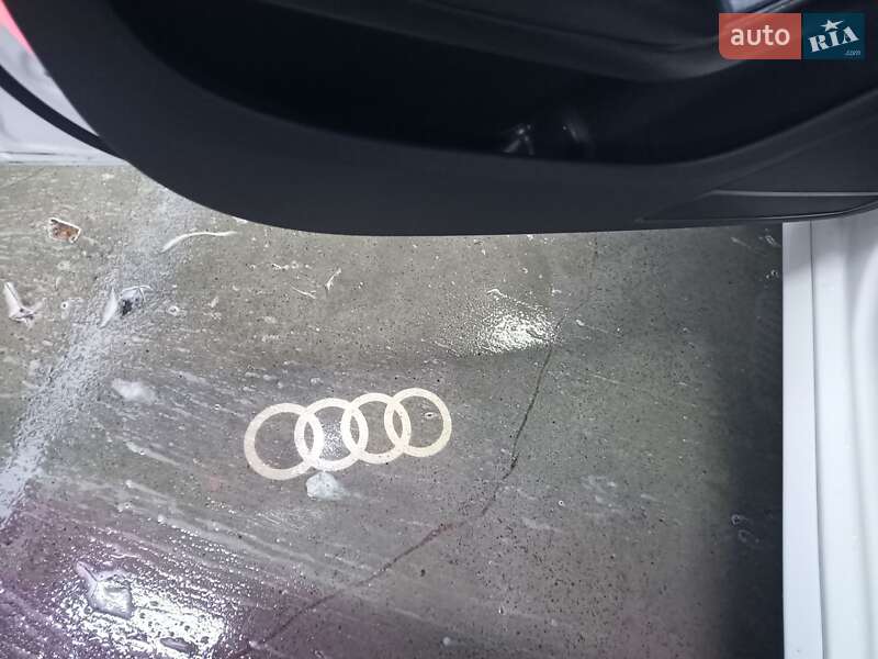 Седан Audi A4 2011 в Звягеле