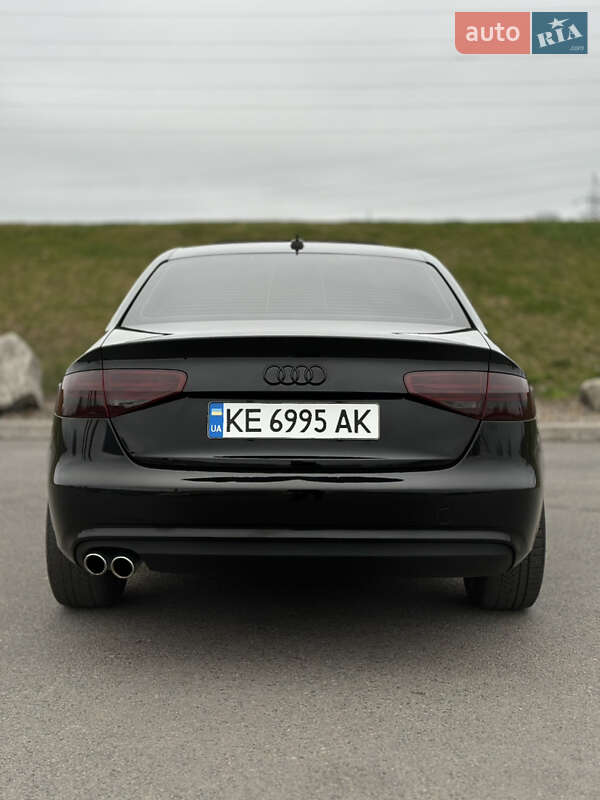 Седан Audi A4 2013 в Днепре