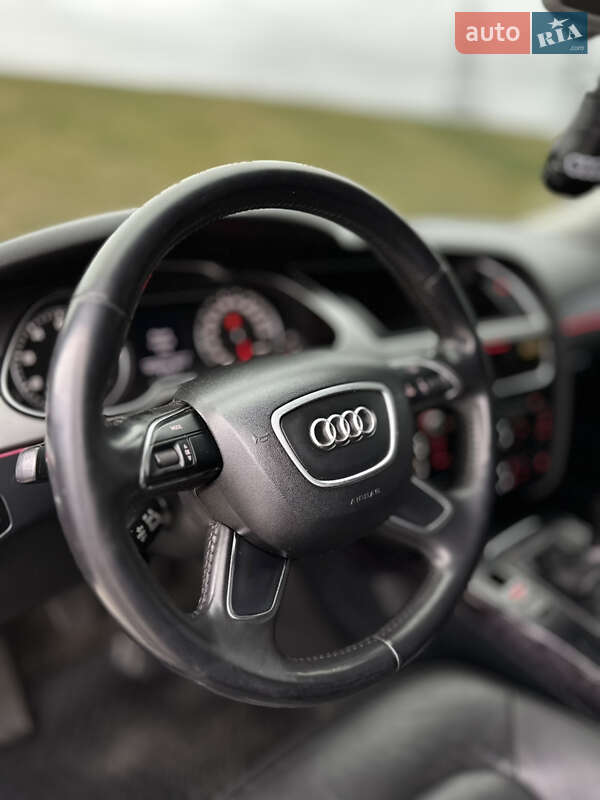 Седан Audi A4 2013 в Днепре