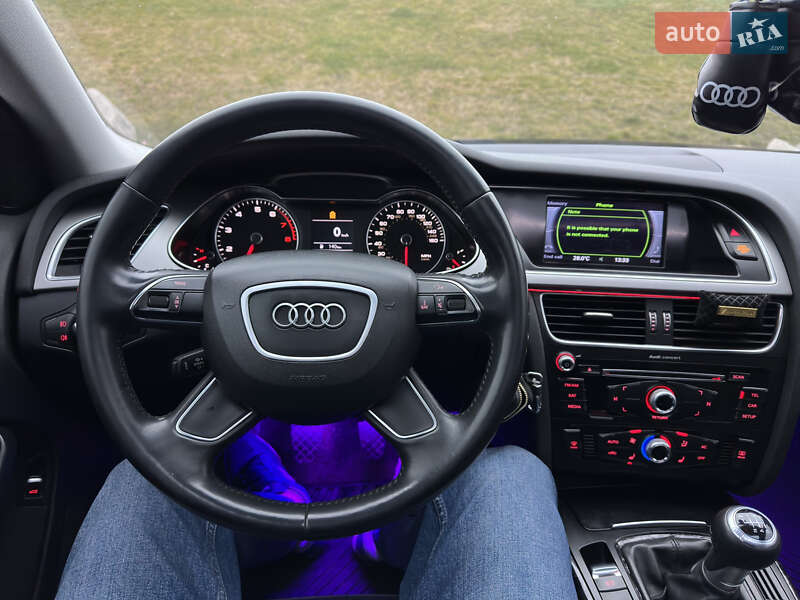 Седан Audi A4 2013 в Днепре