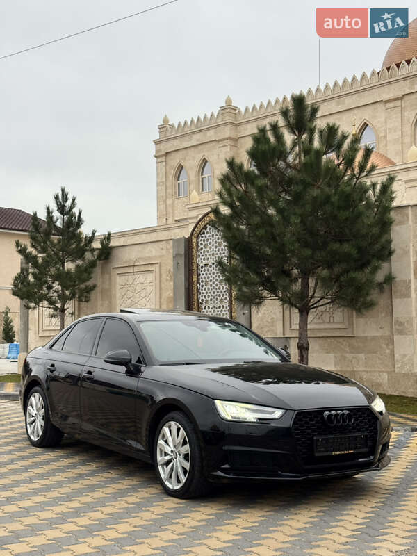 Седан Audi A4 2015 в Одессе