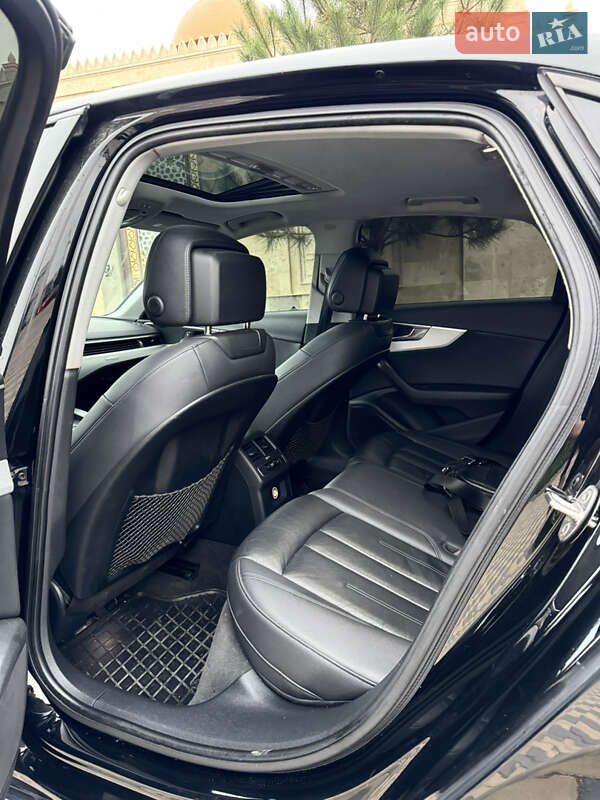 Седан Audi A4 2015 в Одессе