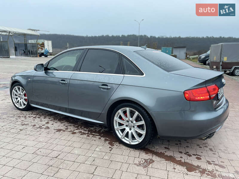 Седан Audi A4 2012 в Теребовле