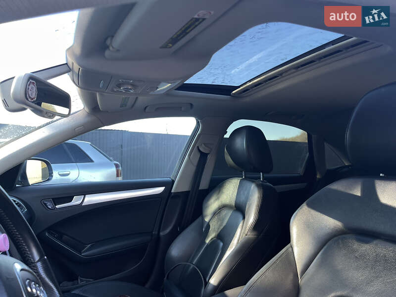 Седан Audi A4 2012 в Теребовле