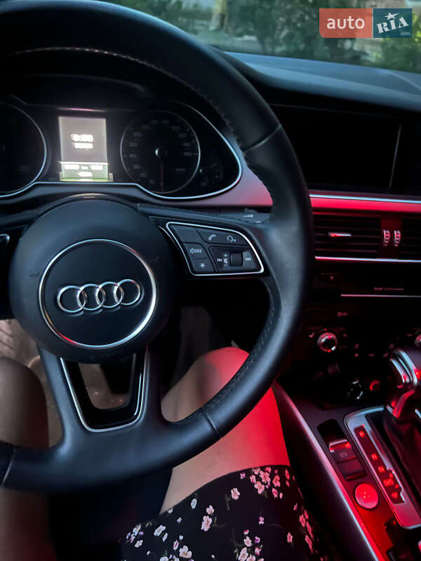 Седан Audi A4 2012 в Днепре