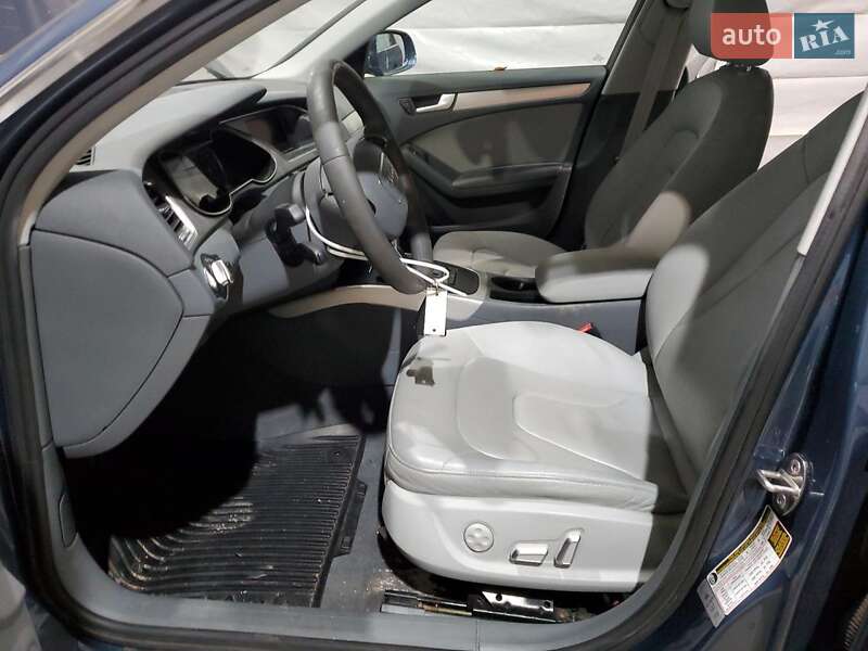 Седан Audi A4 2015 в Львове