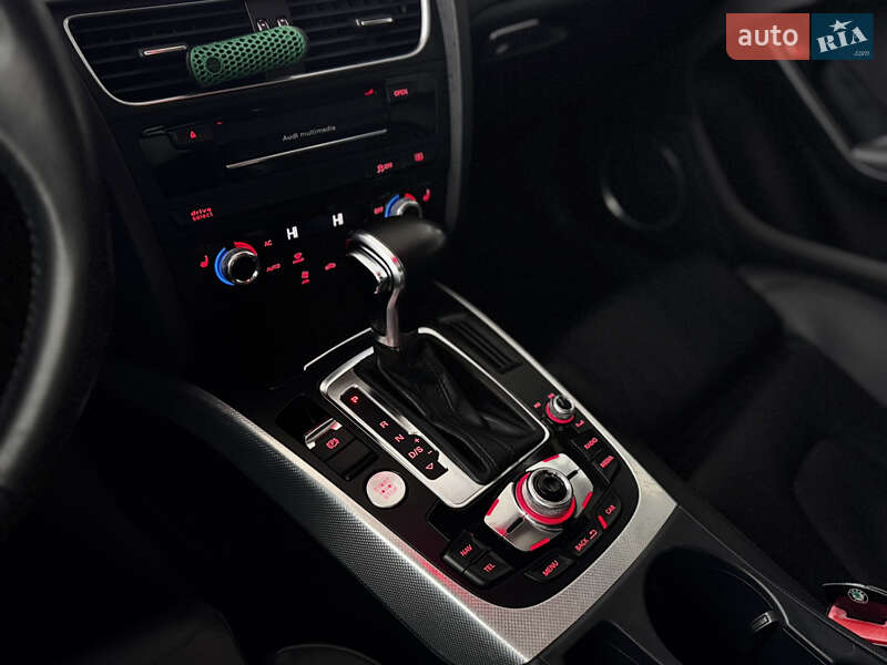 Седан Audi A4 2013 в Хмельницком