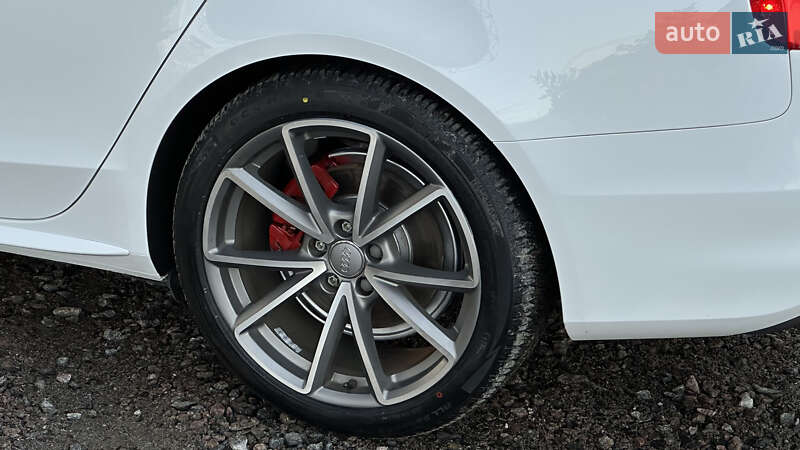 Седан Audi A4 2016 в Самборе