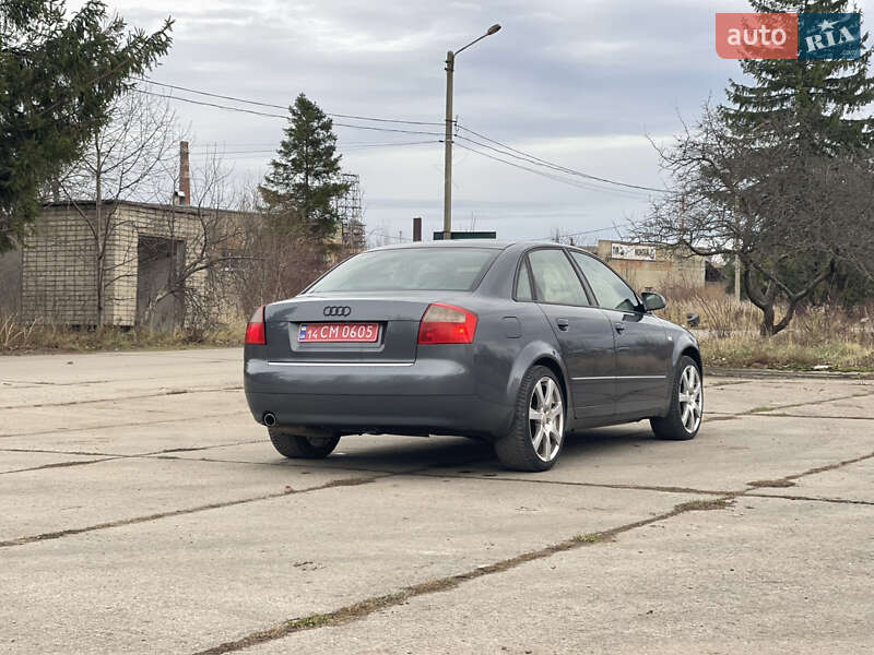 Седан Audi A4 2003 в Надворной